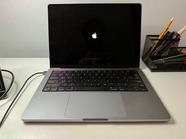 Apple MacBook Pro 2021 1TB Silver Unlocked - Used image 4