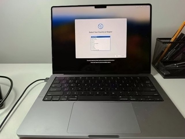 Apple MacBook Pro 2021 1TB Silver Unlocked - Used image 5
