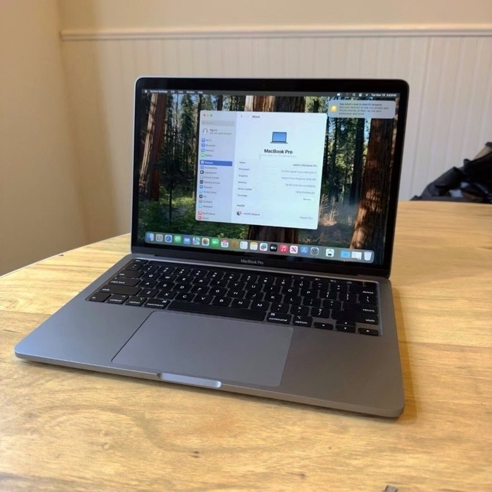 Apple MacBook Pro 2020 13" 512GB Space Gray Unlocked - Used