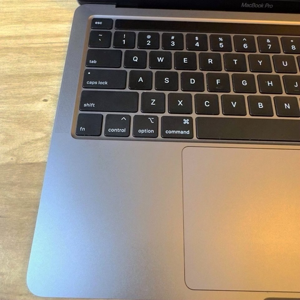 Apple MacBook Pro 2020 13" 512GB Space Gray Unlocked - Used image 5