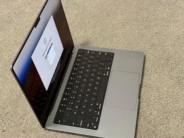 Apple MacBook Pro 14" 1TB SSD Space Gray - Used image 2