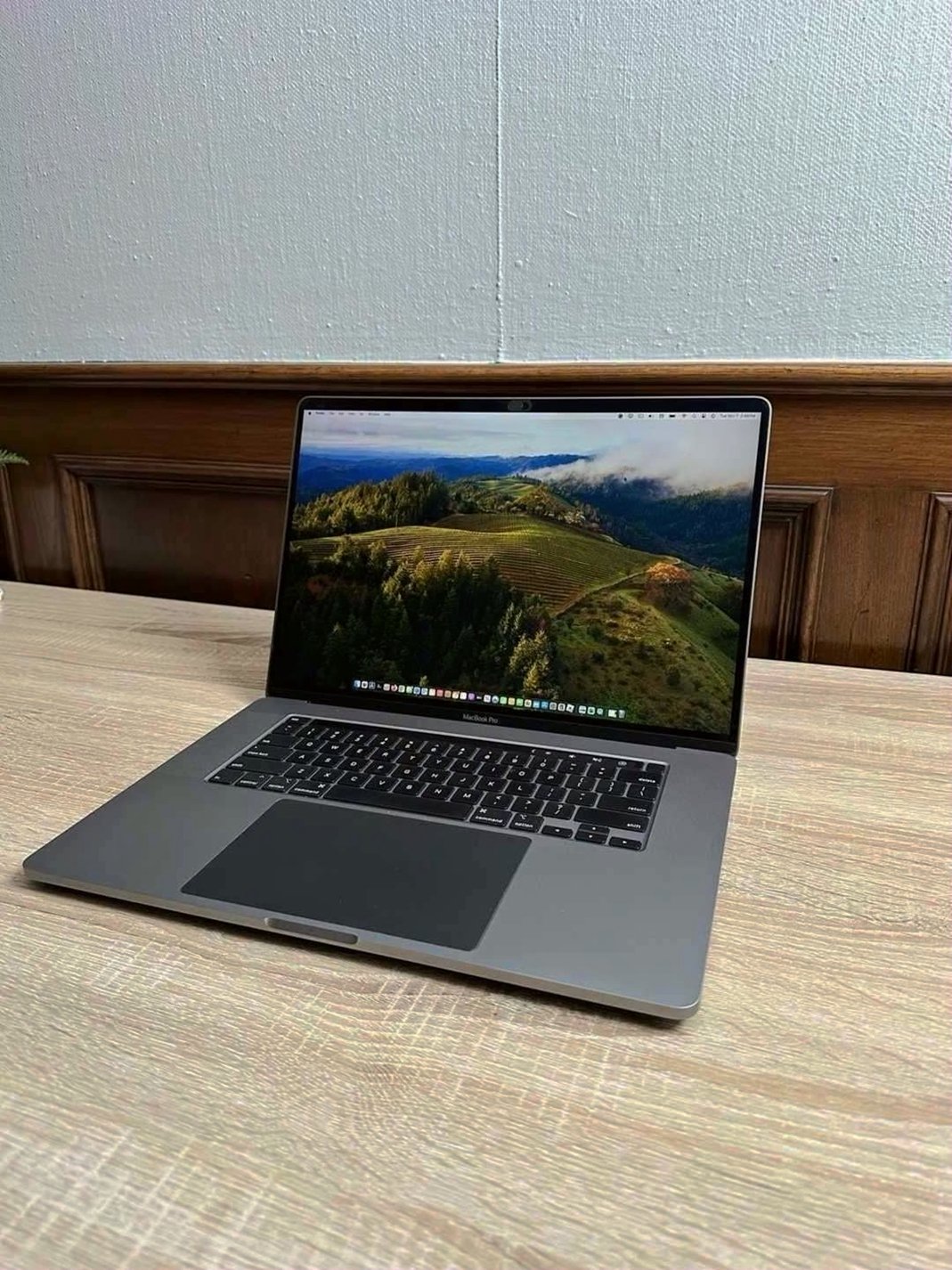 Apple MacBook Pro 16 Inch 512GB Space Gray Unlocked - Used