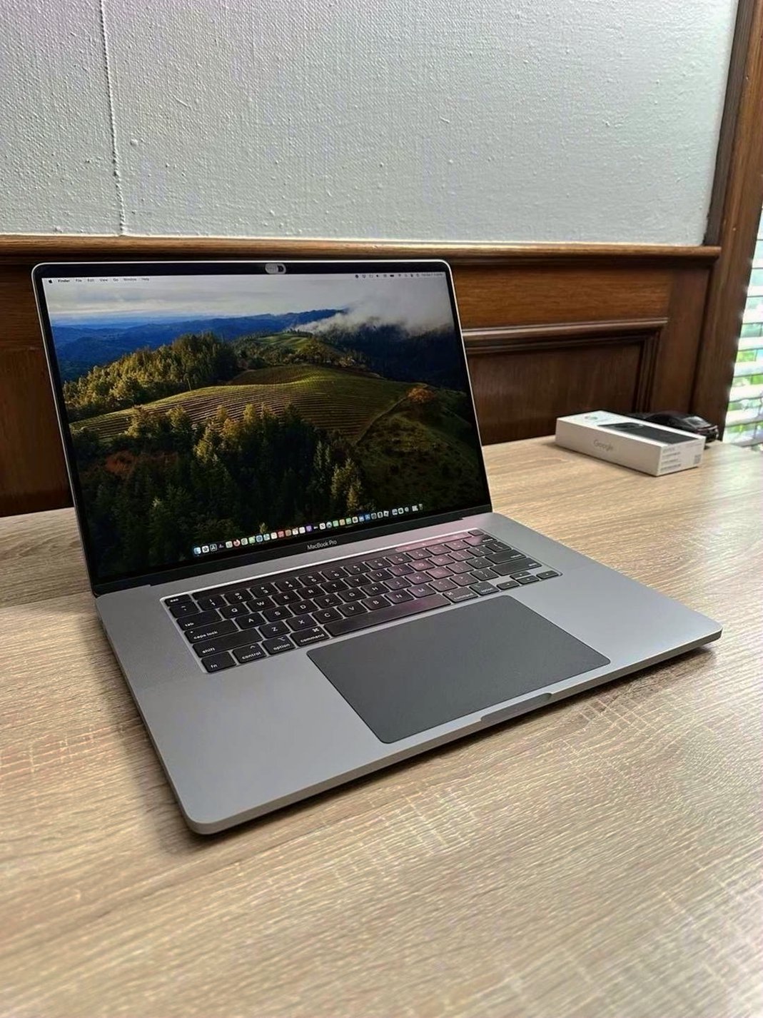 Apple MacBook Pro 16 Inch 512GB Space Gray Unlocked - Used image 2