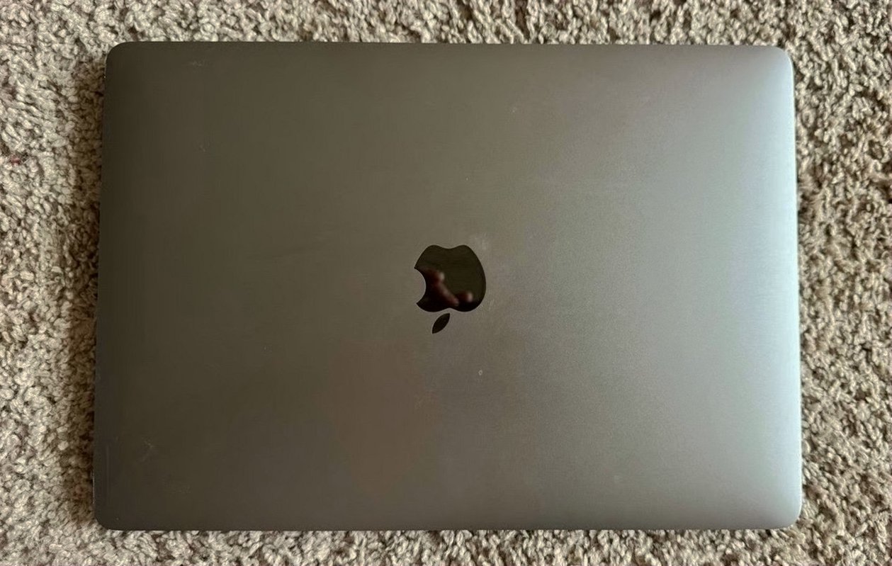 Apple MacBook Pro A2338 256GB Silver Unlocked - Used image 2