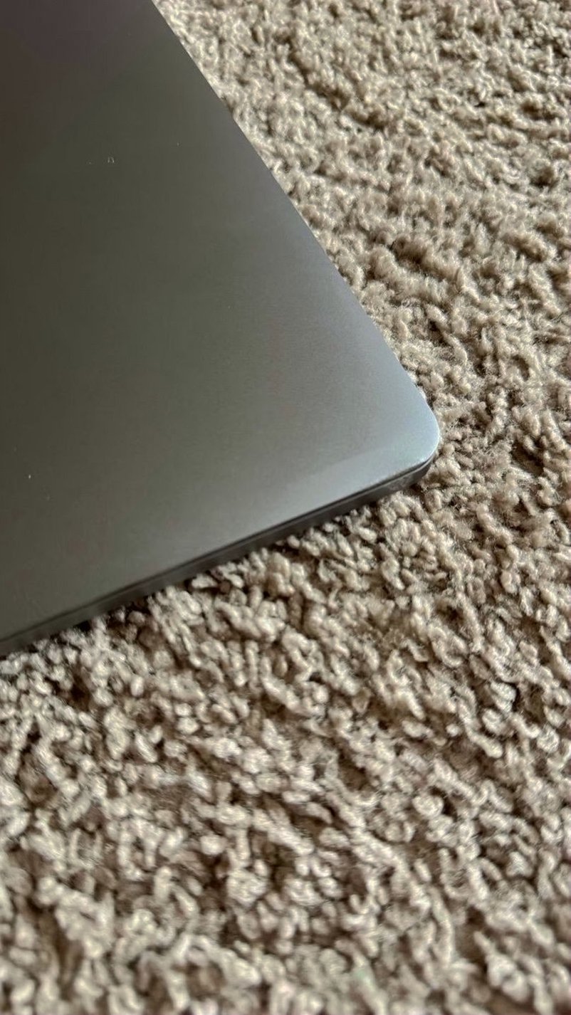Apple MacBook Pro A2338 256GB Silver Unlocked - Used image 3