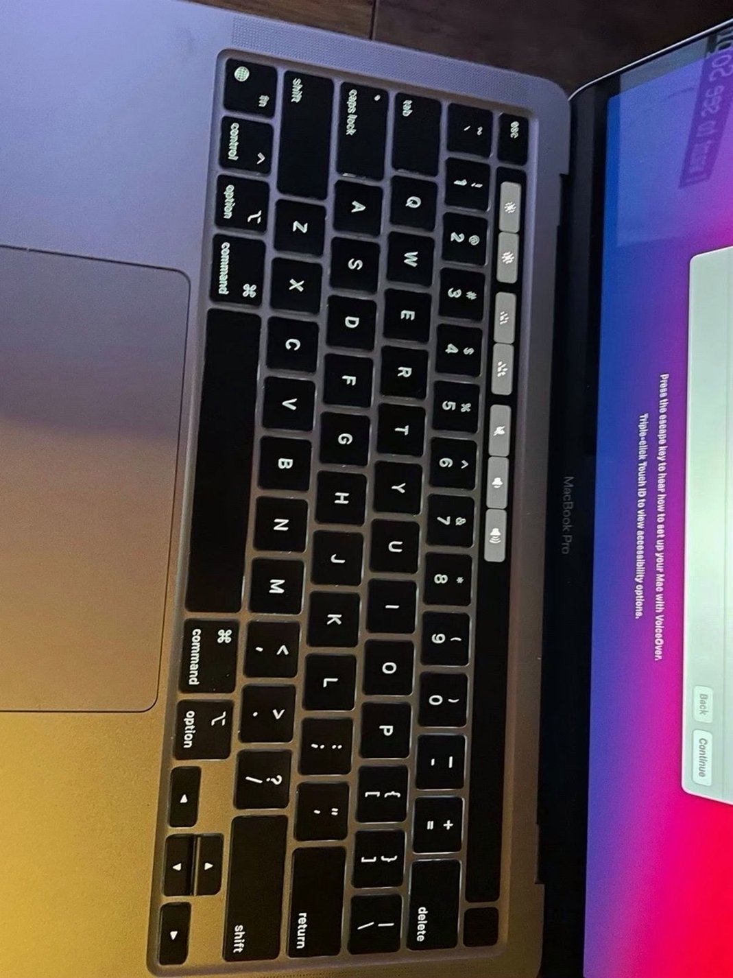 Apple MacBook Pro 13-inch M1 8GB Unlocked - Used image 3