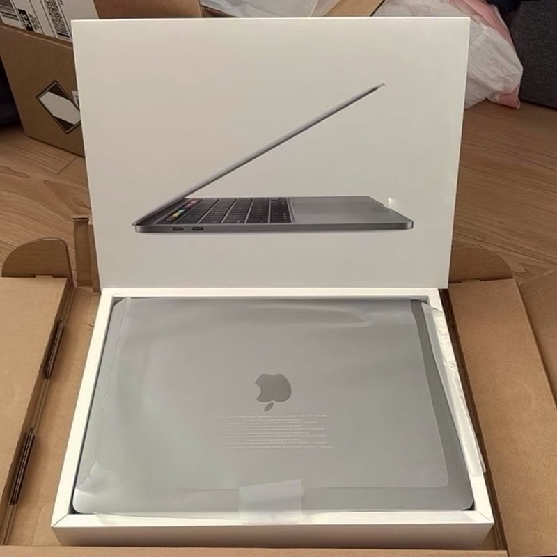 Apple MacBook Pro 13-inch 1H13 256GB Space Gray Unlocked - Used