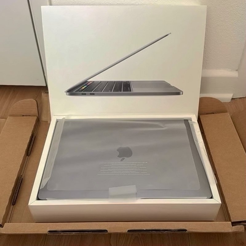 Apple MacBook Pro 13-inch 1H13 256GB Space Gray Unlocked - Used image 3