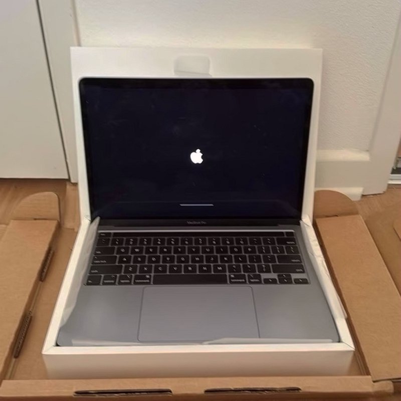 Apple MacBook Pro 13-inch 1H13 256GB Space Gray Unlocked - Used image 4