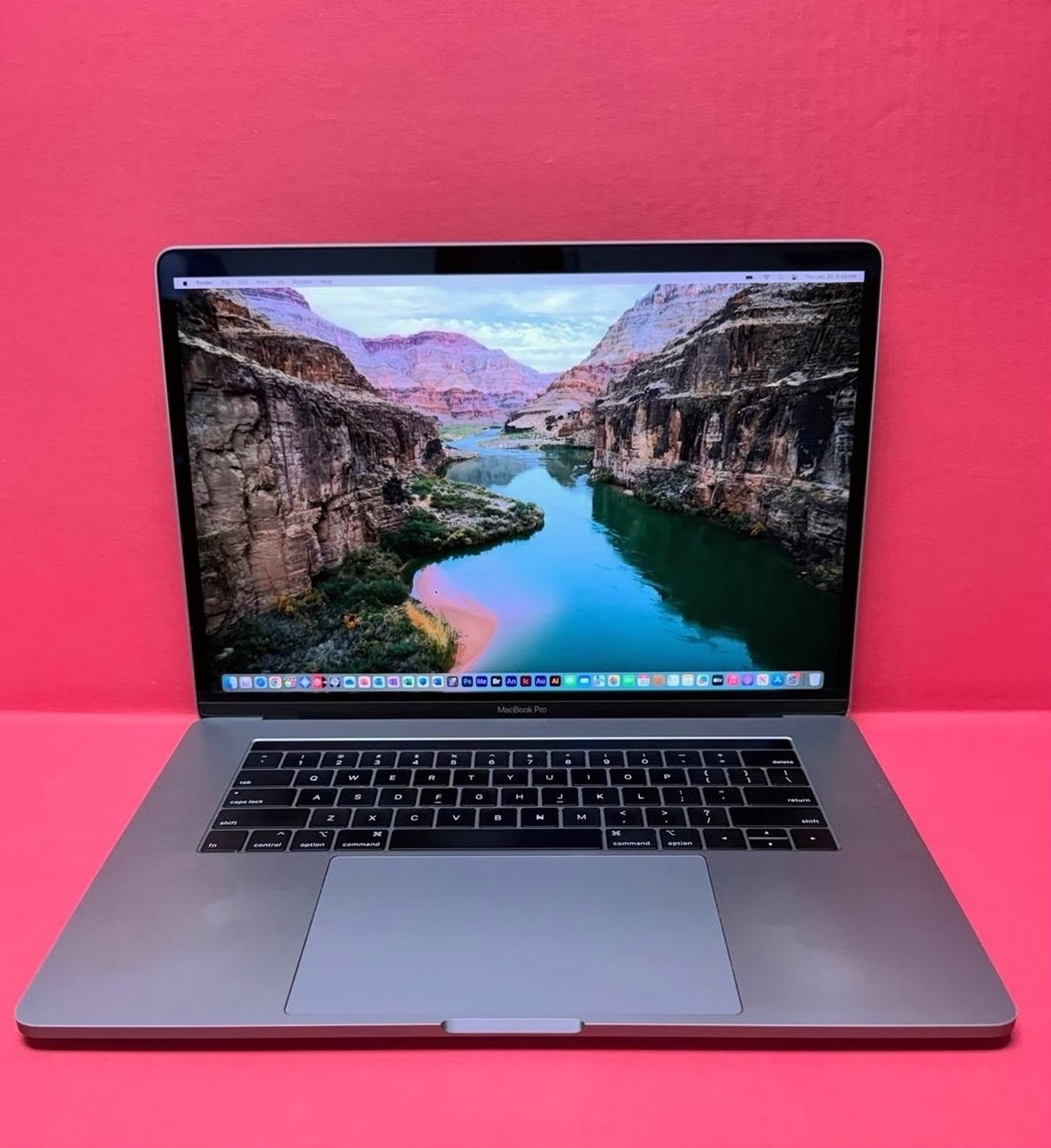 Apple MacBook Pro 15” Retina Touch Bar 512GB Space Gray Unlocked - Used image 2