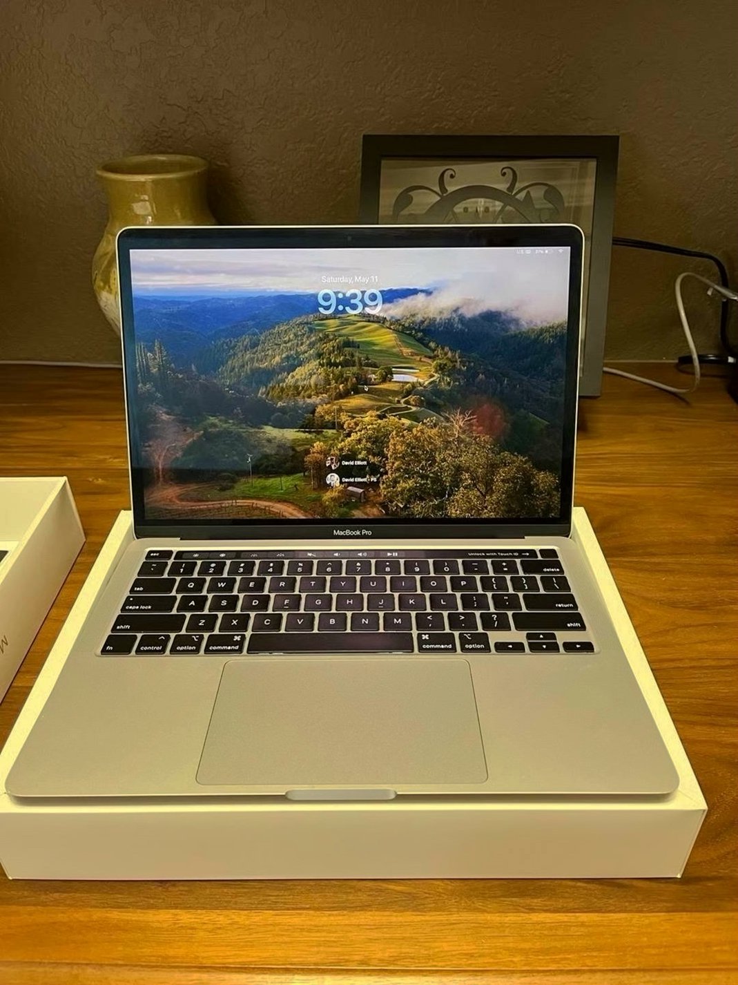 Apple MacBook Pro 13 inch 250GB Unlocked - Used image 5