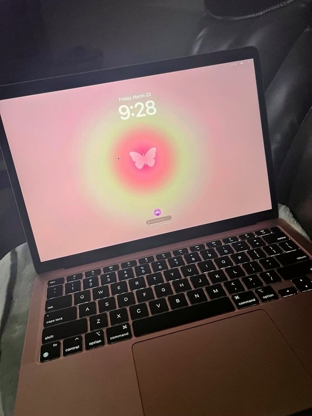 Apple MacBook Pro 2020 M1 Chip 256GB Pink Unlocked - Used image 2