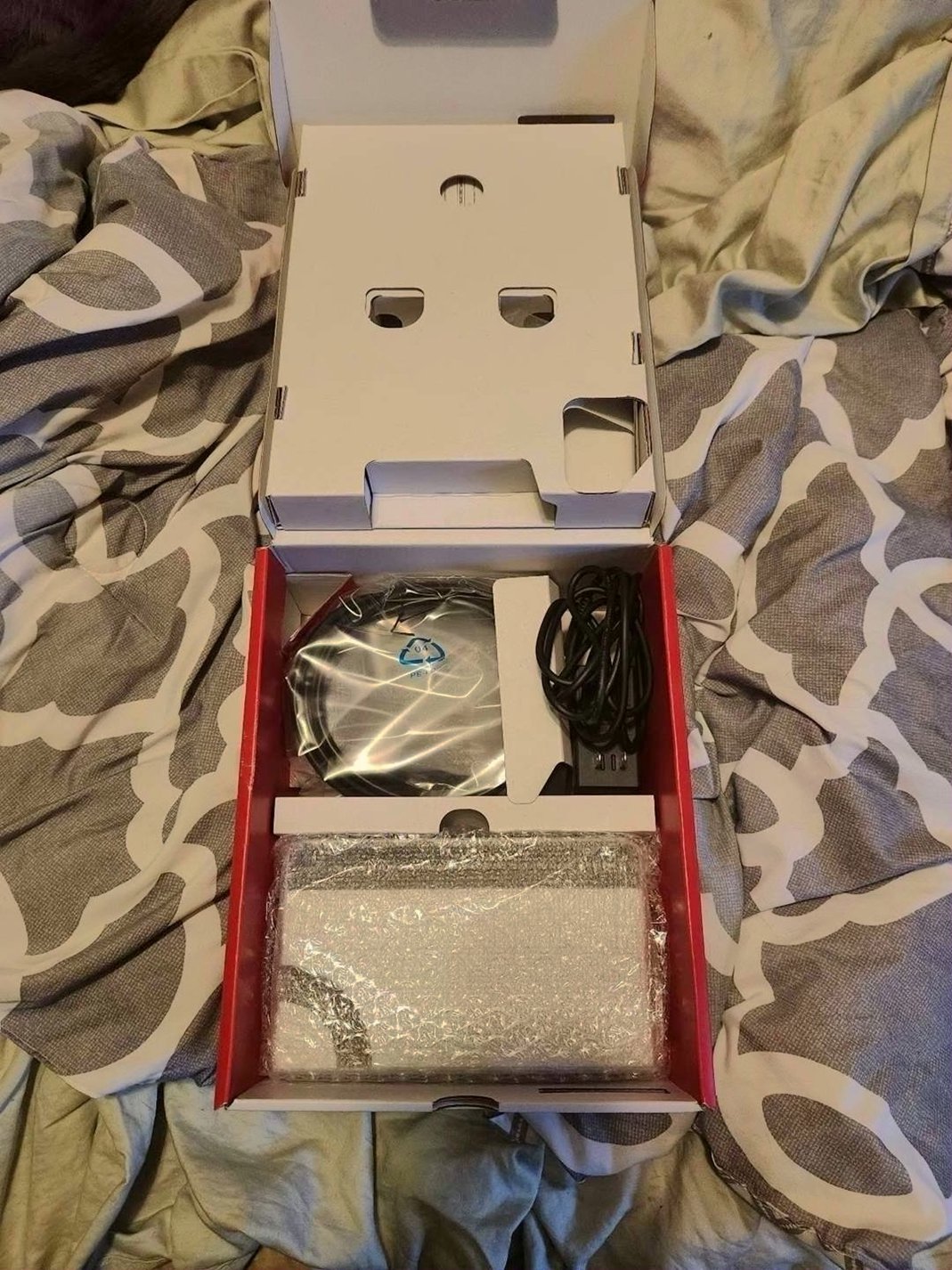 Nintendo Switch OLED 64GB White - Used image 3