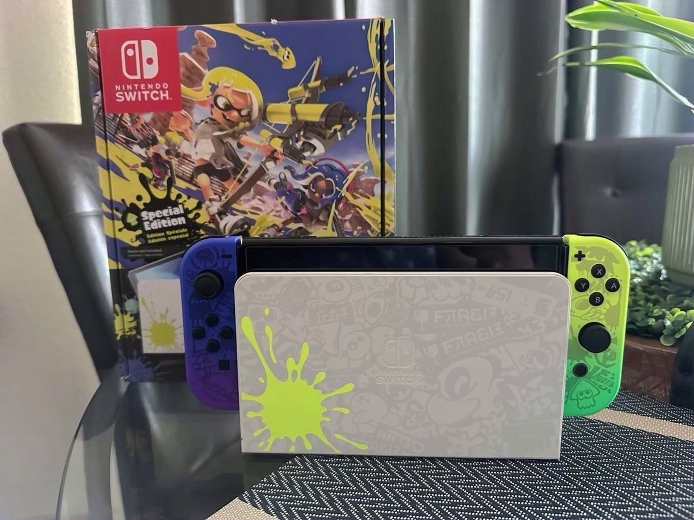 Nintendo Switch OLED Splatoon 256GB Grey Used image 3