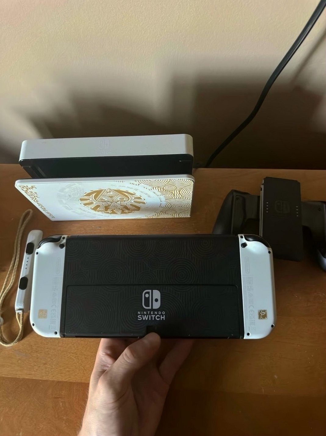 Nintendo Switch OLED Zelda Edition Unlocked - Used image 4