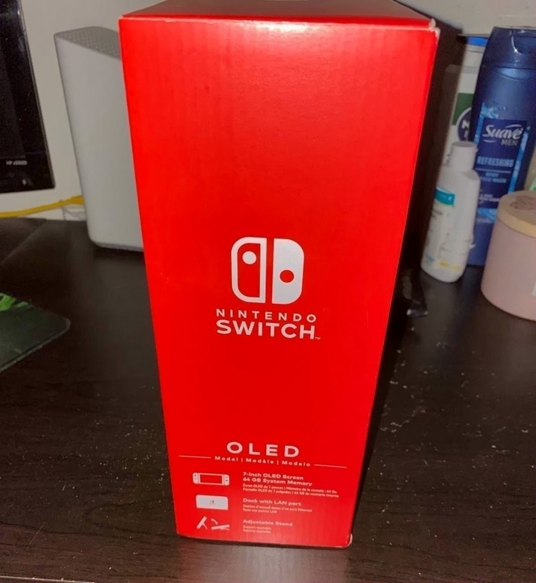 Nintendo Switch OLED 7P97 Used - Unlocked image 4