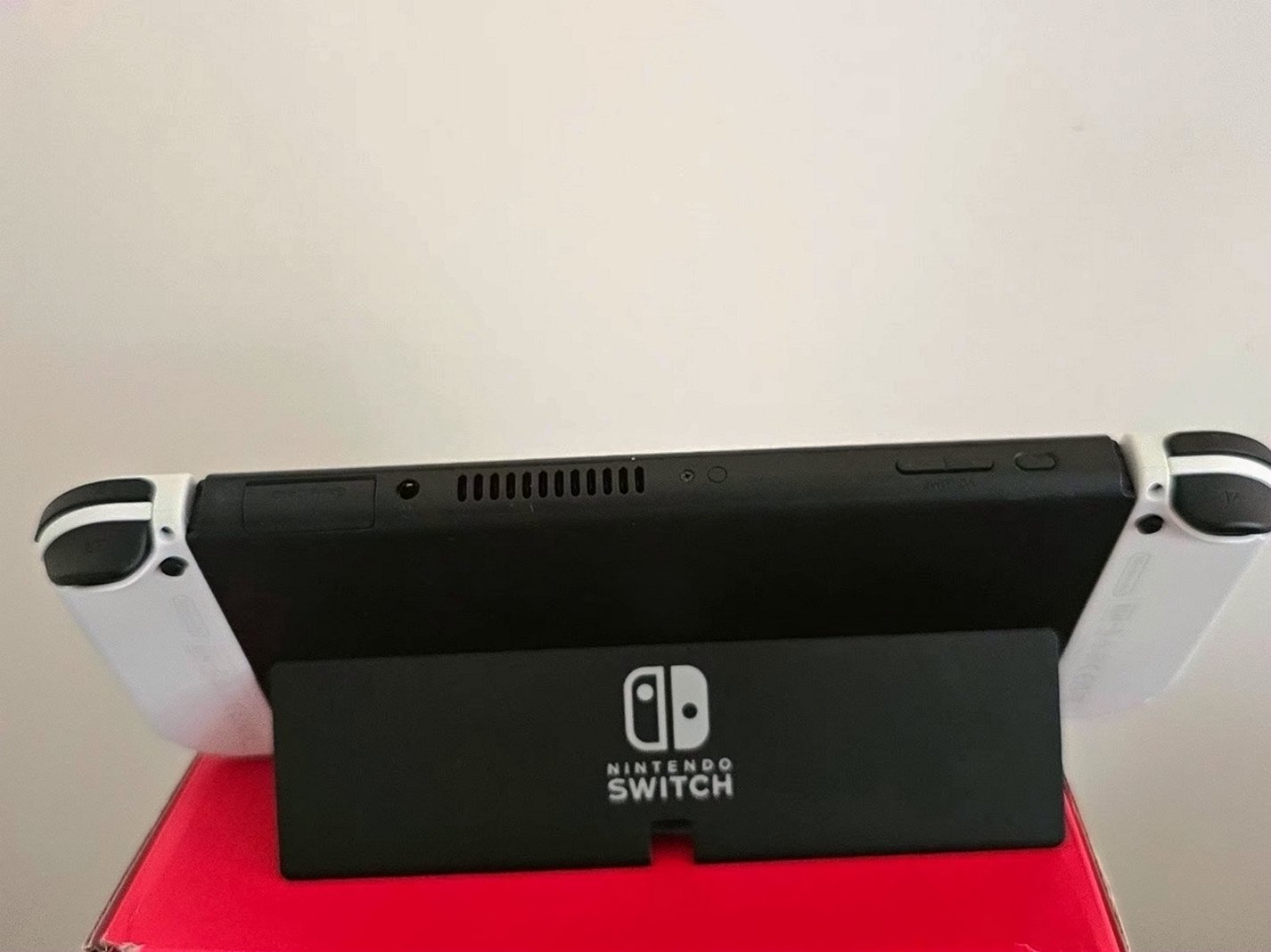 Nintendo Switch OLED Bundle 1B13 64GB White and Black - Used image 3