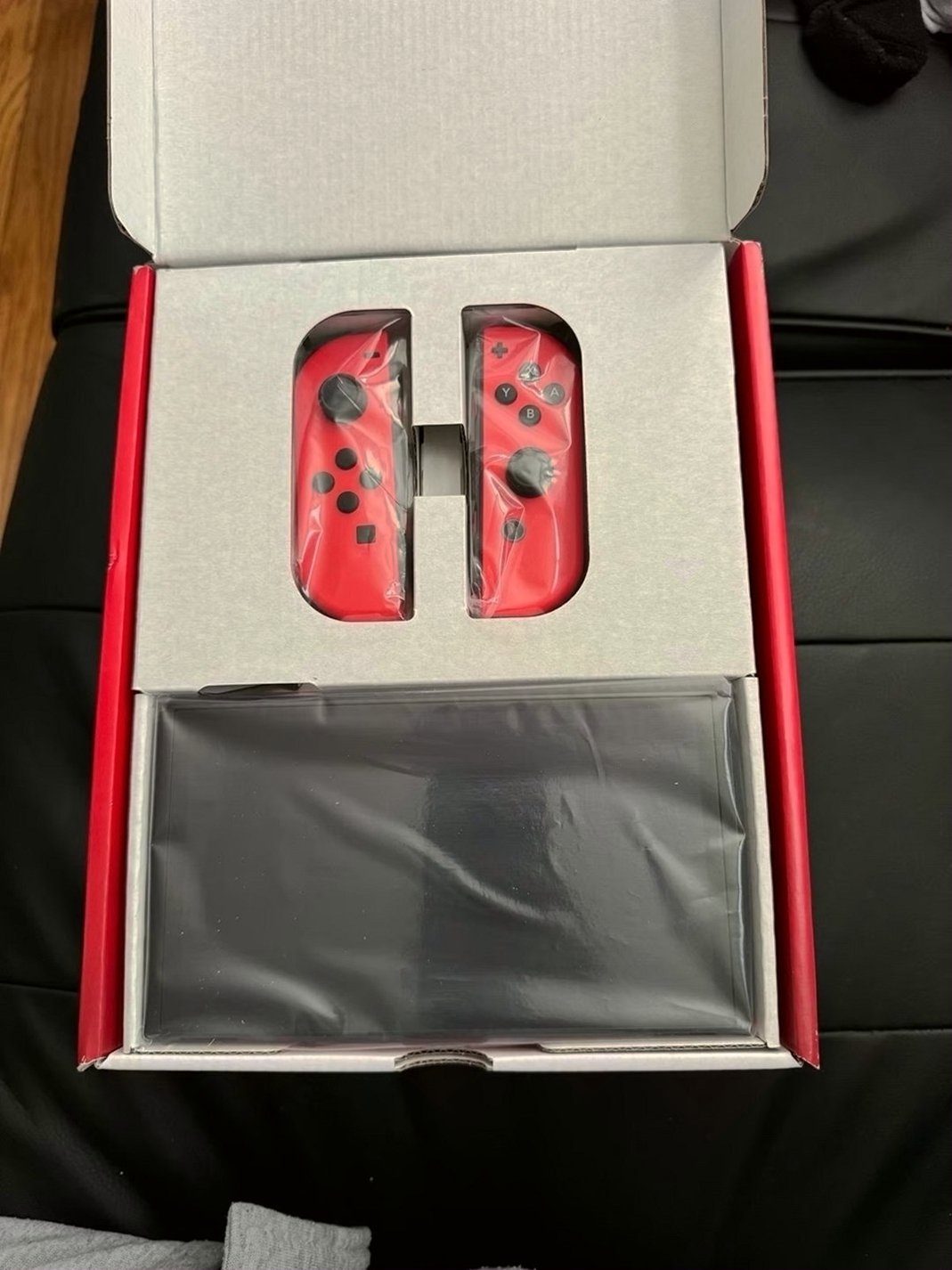 Nintendo Switch OLED Mario Edition 6U81 - Used image 4