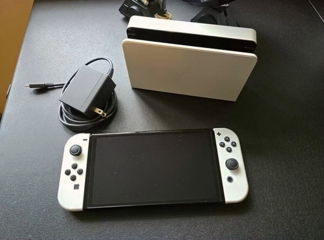 Nintendo Switch OLED Complete Set 64GB Black Unlocked - Used