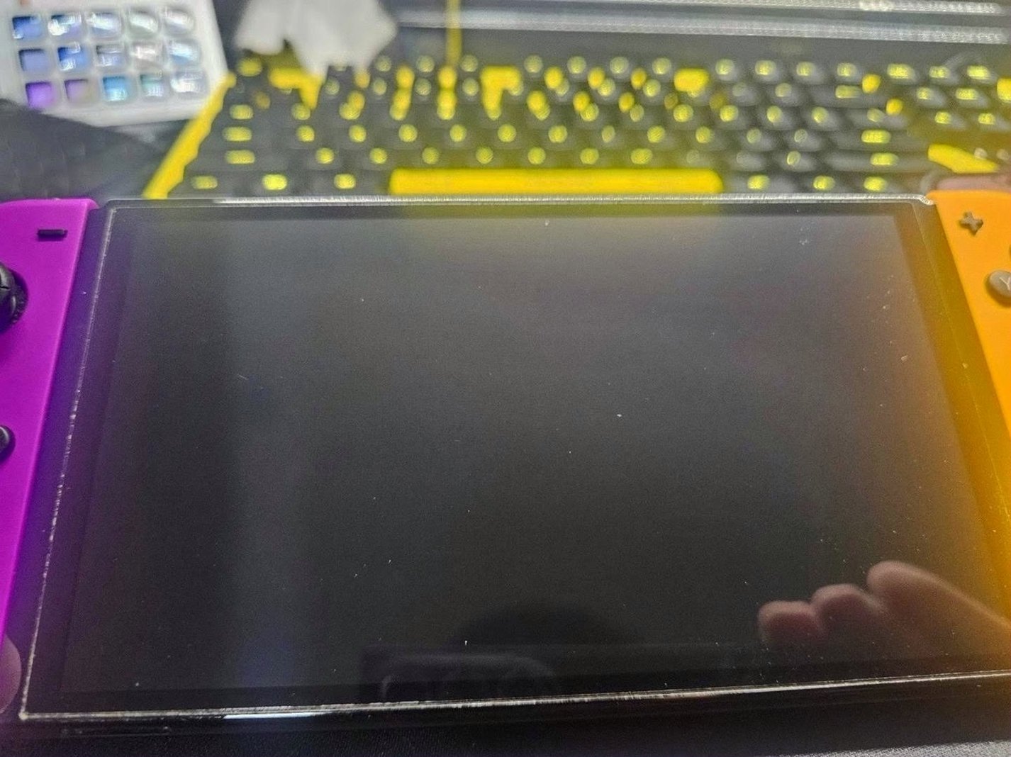 Nintendo Switch OLED HEG-001 Unlocked - Used image 4