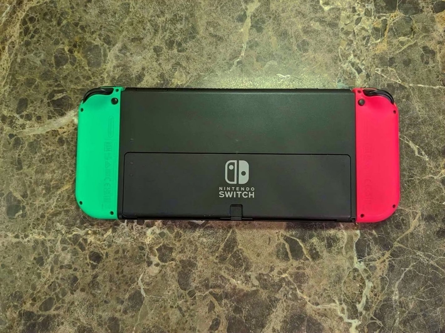 Nintendo Switch OLED 128GB with Satisfye Grip - Used image 4