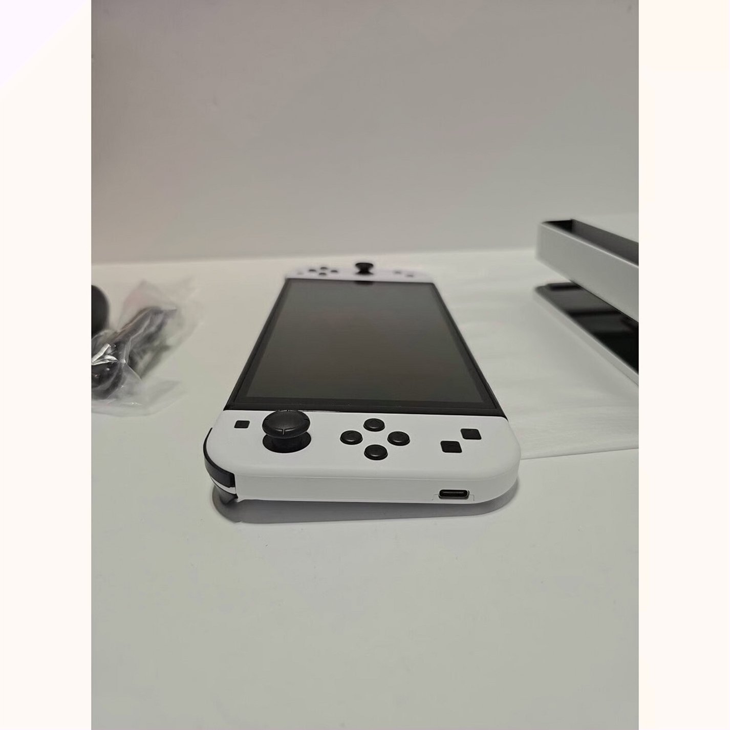 Nintendo Switch OLED Model HEG-001 64GB White Used image 5