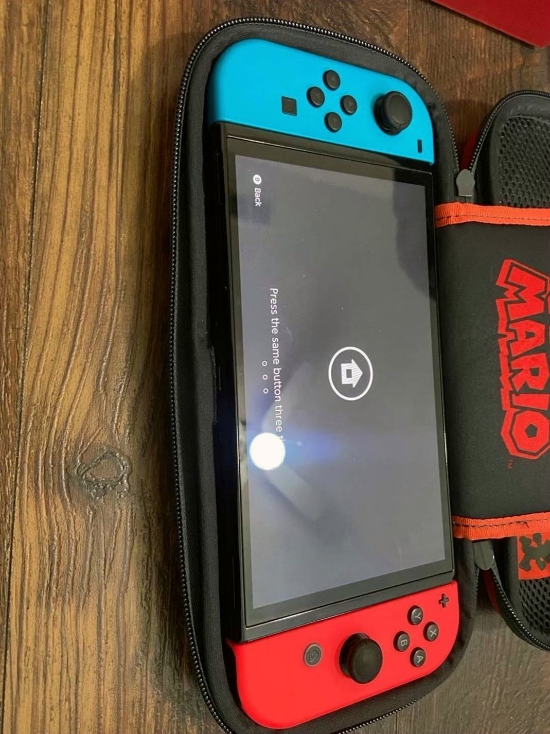 Nintendo Switch OLED Console 3N39 Used image 5