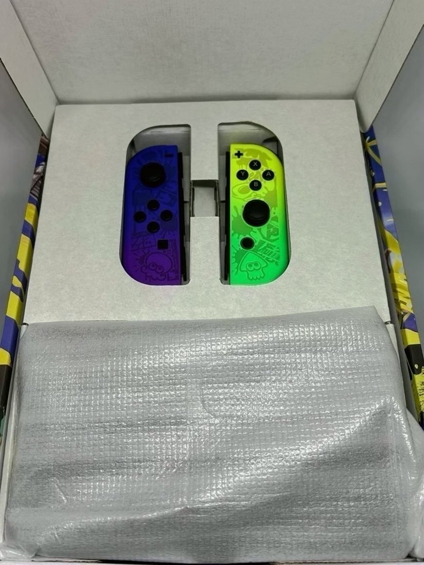 Nintendo Switch OLED Splatoon 3 Special Edition - Used image 3