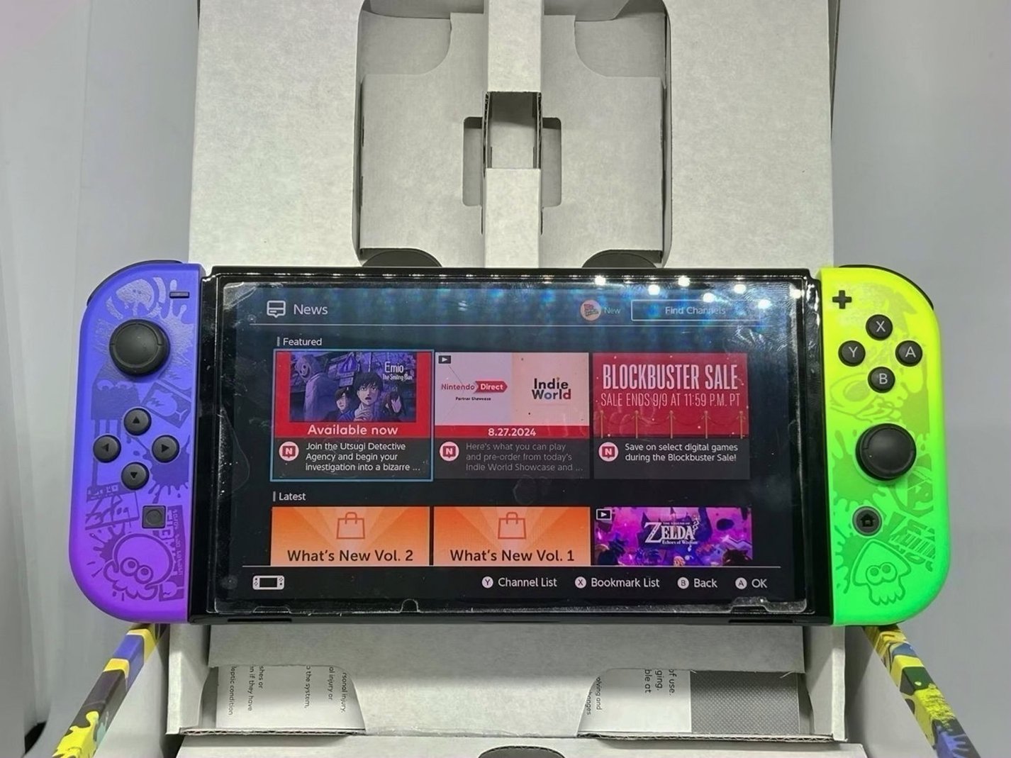 Nintendo Switch OLED Splatoon 3 Special Edition - Used image 5