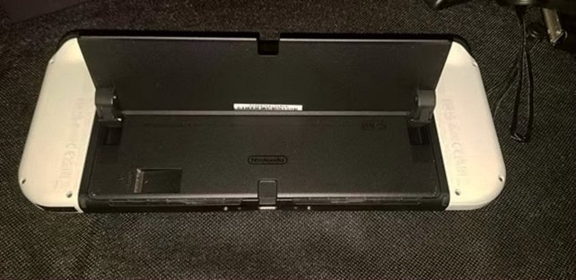 Nintendo Switch OLED Bundle 128GB Used image 3