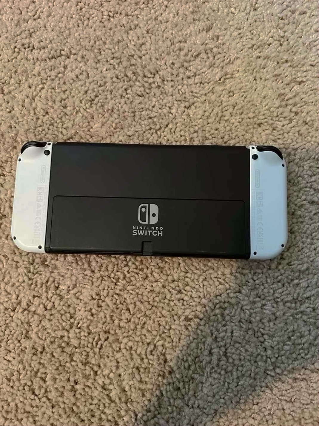 Nintendo Switch OLED Console 8C17 - Used image 3