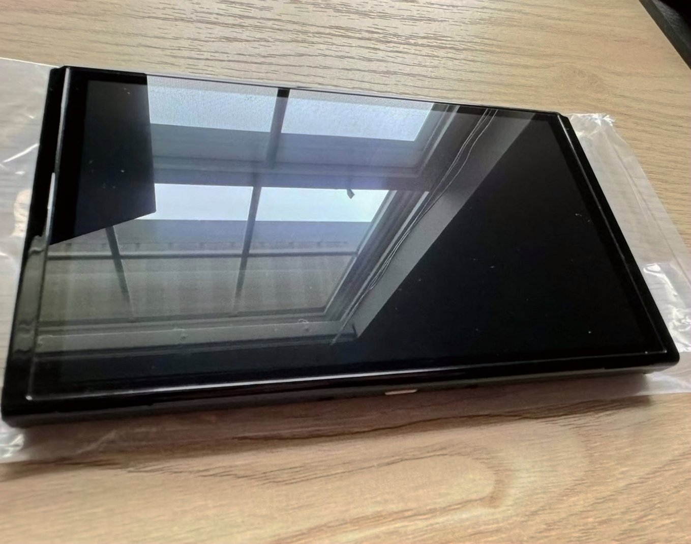 Nintendo Switch OLED Scarlet and Violet Edition Used image 4