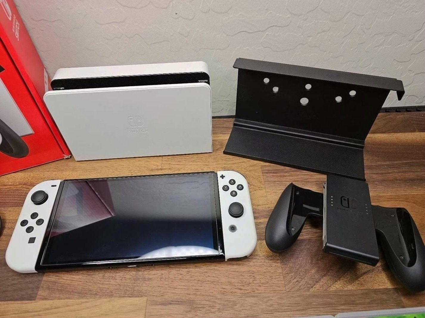 Nintendo Switch OLED 64GB White with 128GB SD Card & 5 Games - Used image 2