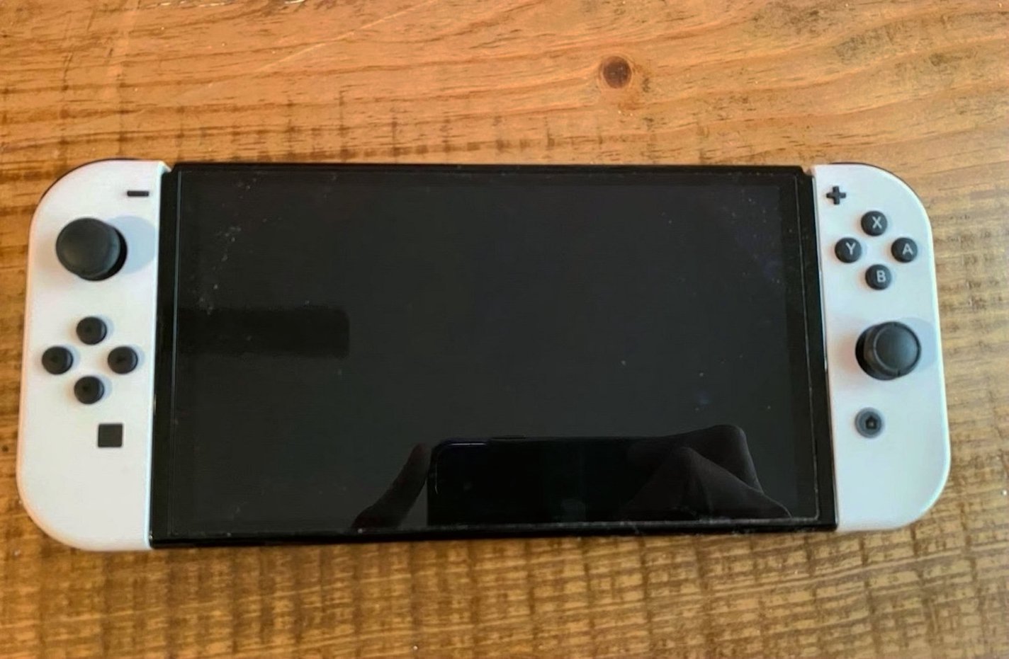 Nintendo Switch OLED White Unlocked - Used image 2