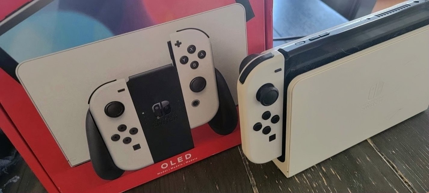 Nintendo Switch OLED 3U37 White - Used