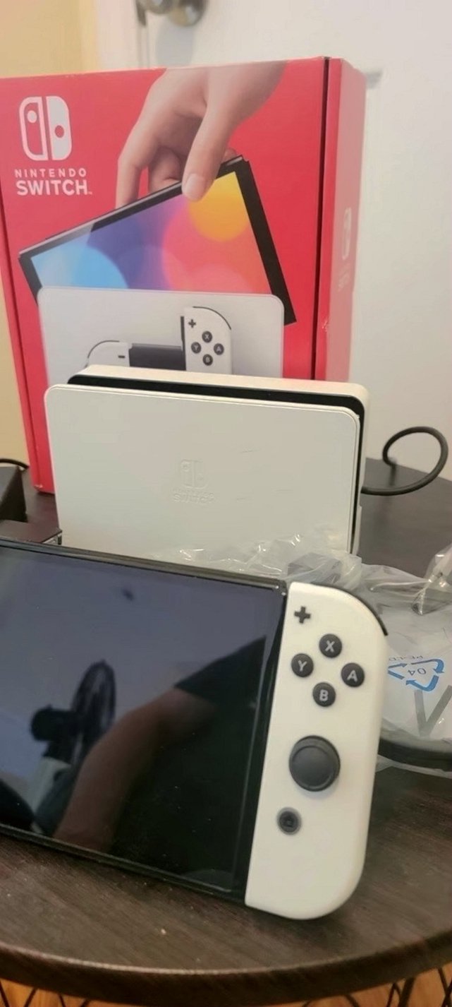 Nintendo Switch OLED 3U37 White - Used image 4