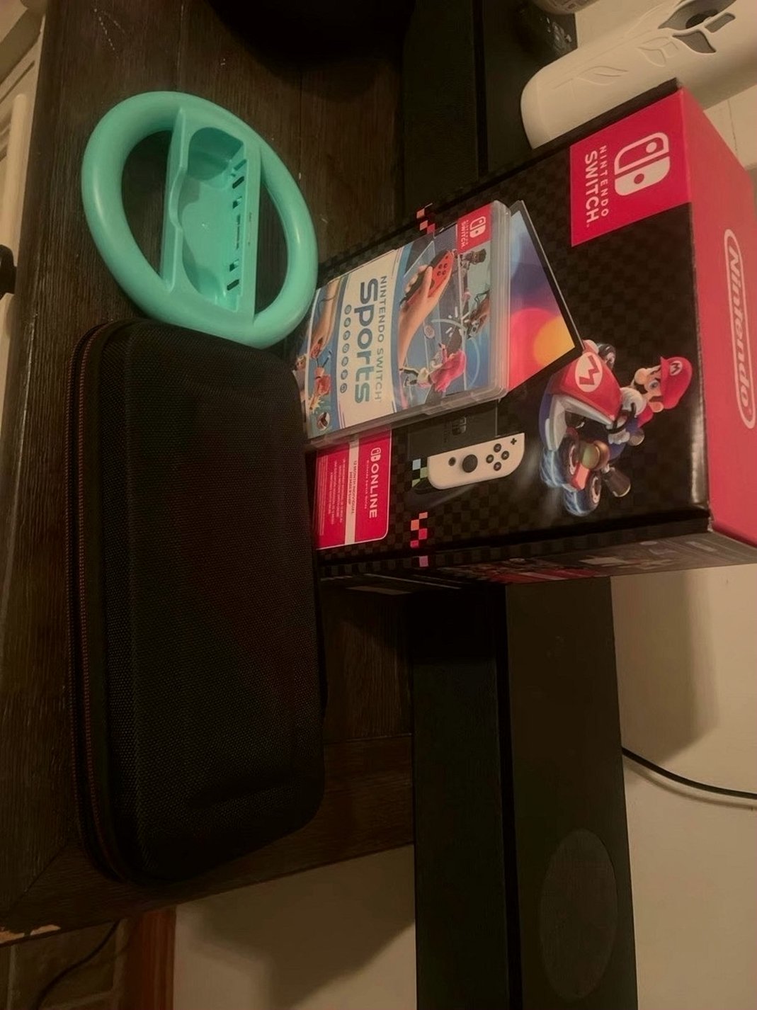 Nintendo Switch OLED 3Z98 Used image 2