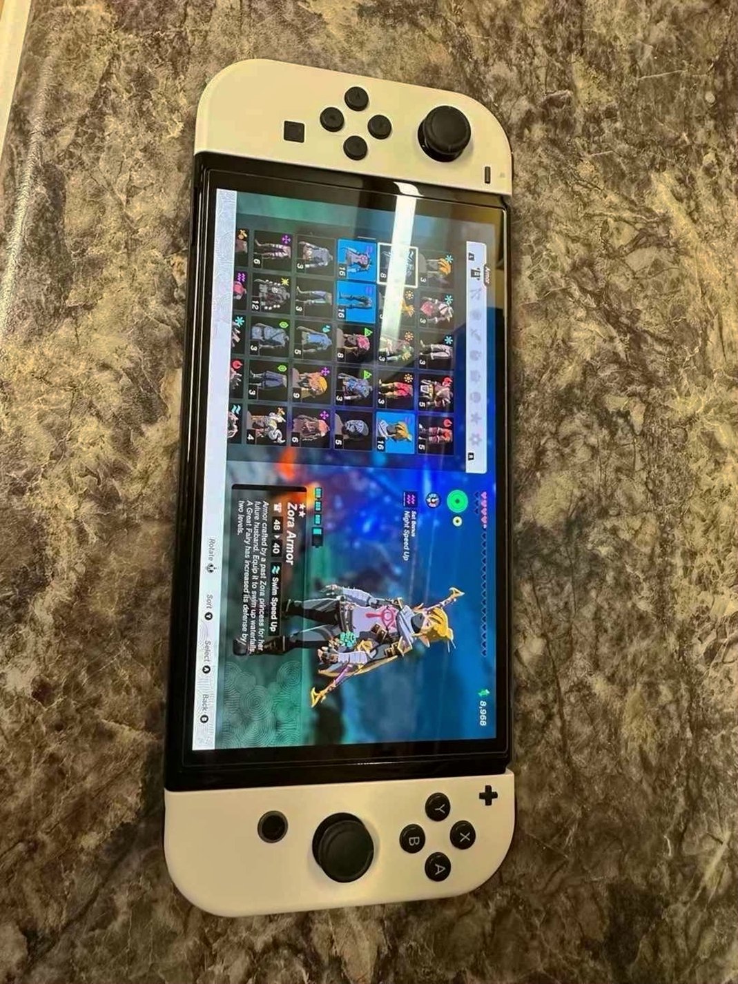 Nintendo Switch OLED 7U68 - Used image 2