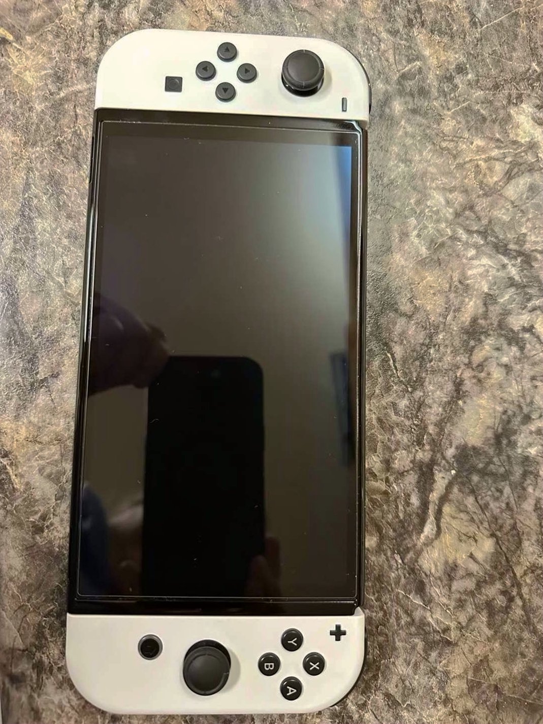 Nintendo Switch OLED 7U68 - Used image 4