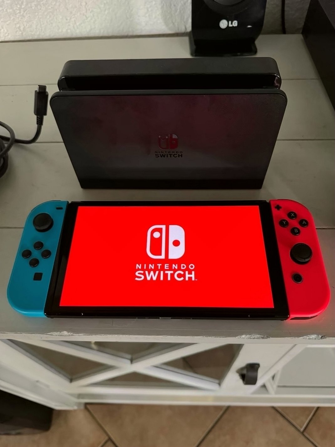 Nintendo Switch OLED 2F12 - Used