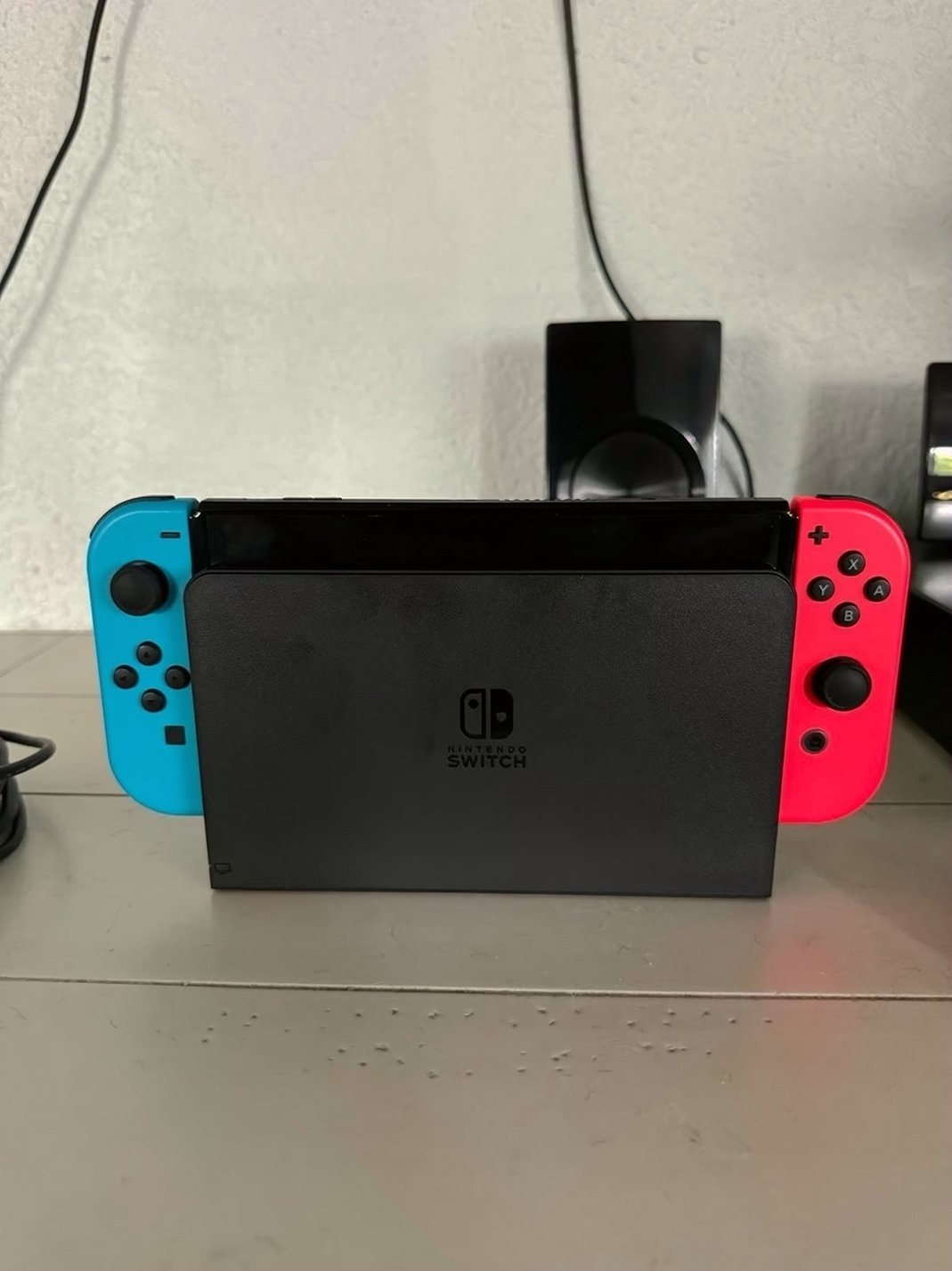 Nintendo Switch OLED 2F12 - Used image 2