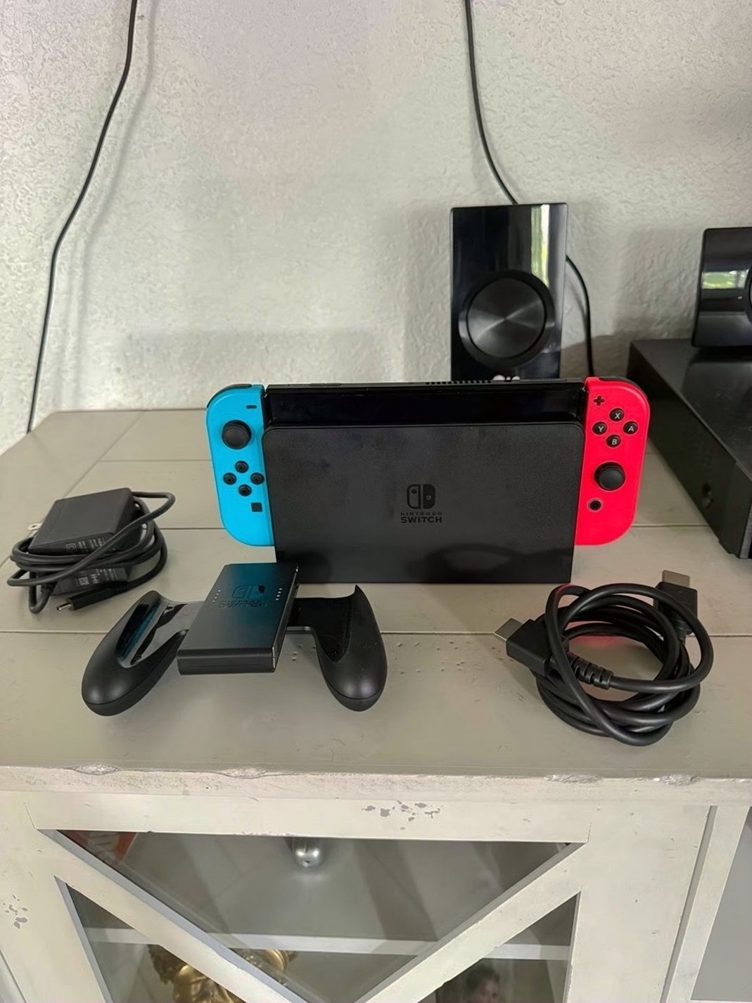 Nintendo Switch OLED 2F12 - Used image 3