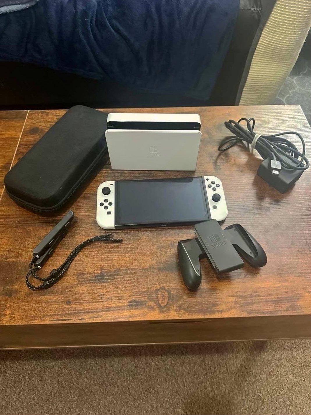 Nintendo Switch OLED Model 64GB White Used - Unlocked
