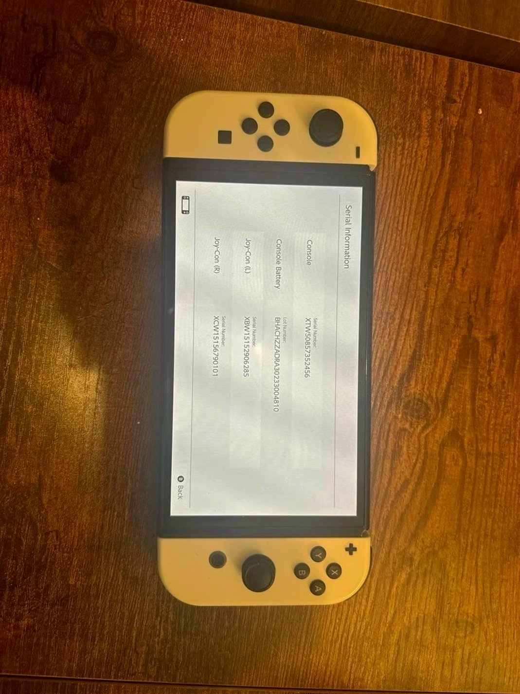 Nintendo Switch OLED Model 64GB White Used - Unlocked image 2