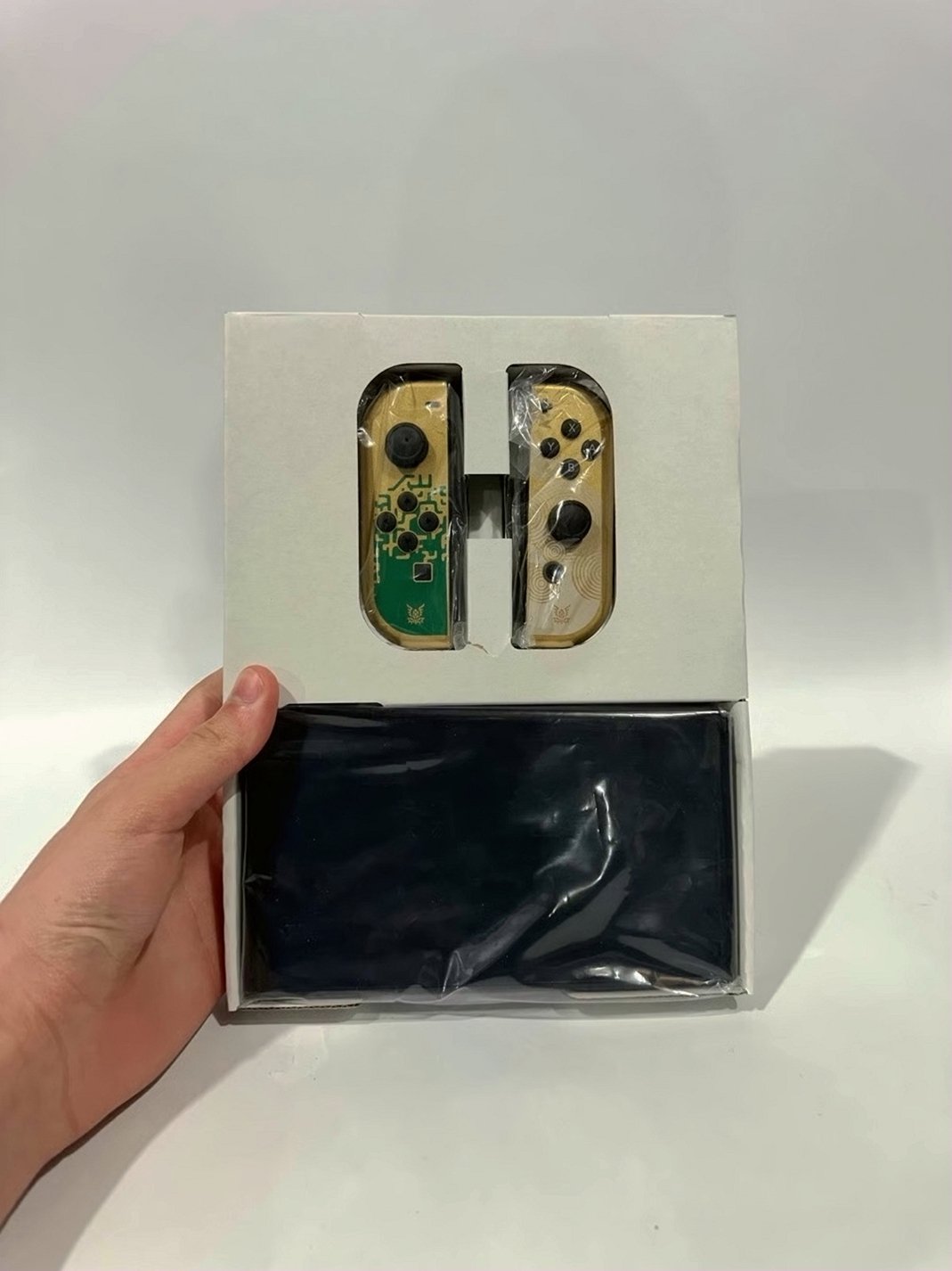 Nintendo Switch OLED Model 64GB Gold and Black Unlocked - Used image 3