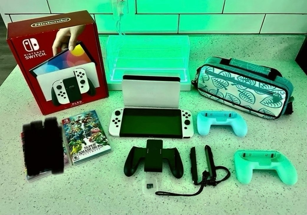 Nintendo Switch OLED 32GB Light Blue/Green - Used