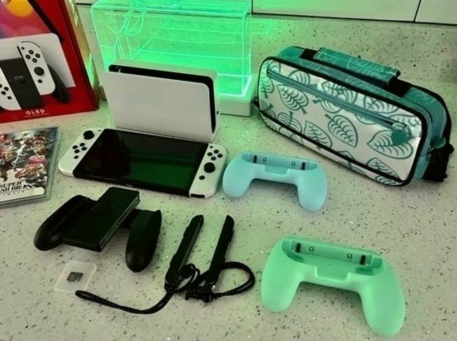 Nintendo Switch OLED 32GB Light Blue/Green - Used image 2