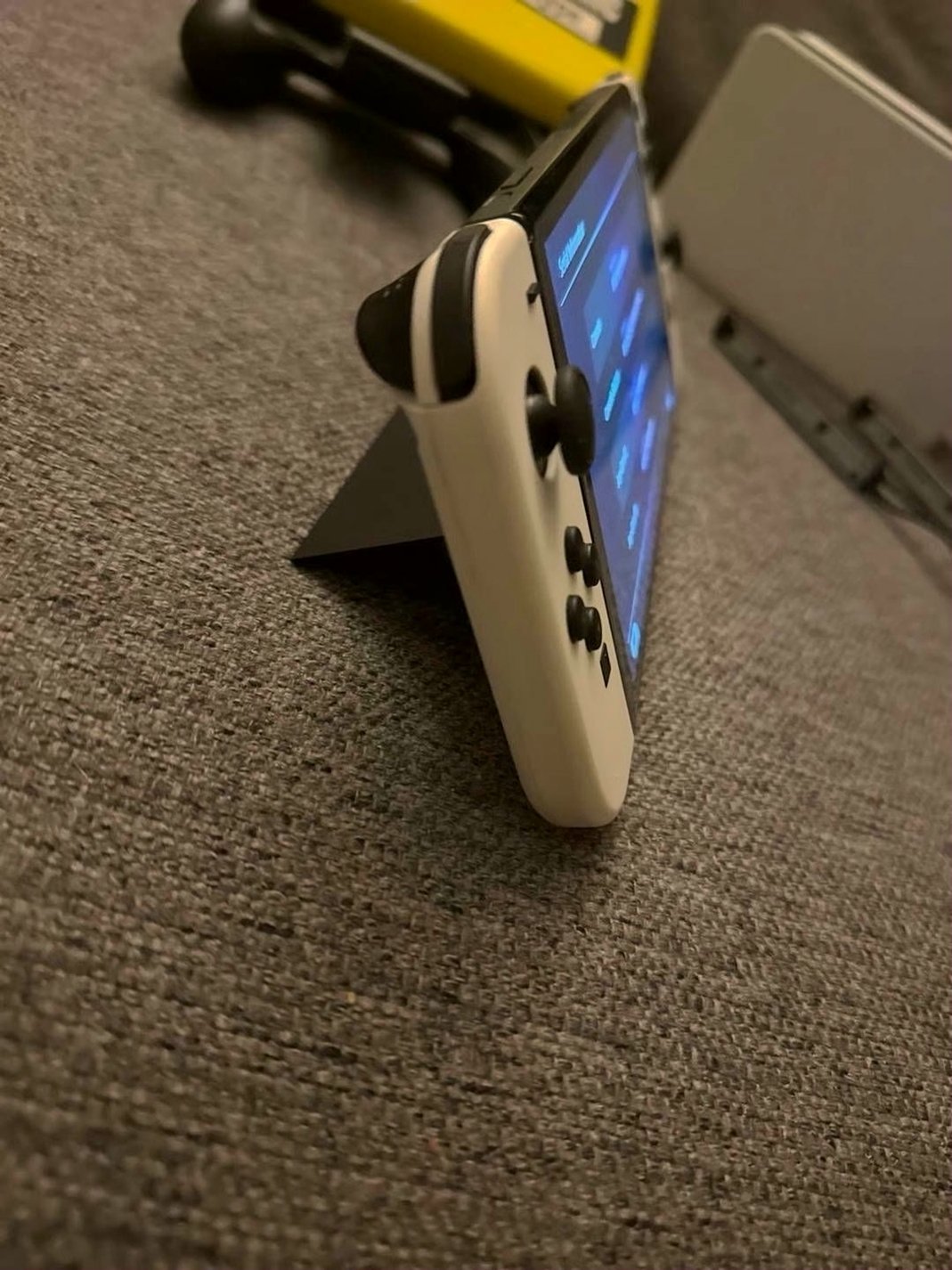 Nintendo Switch OLED 7N19 Unlocked - Used image 4