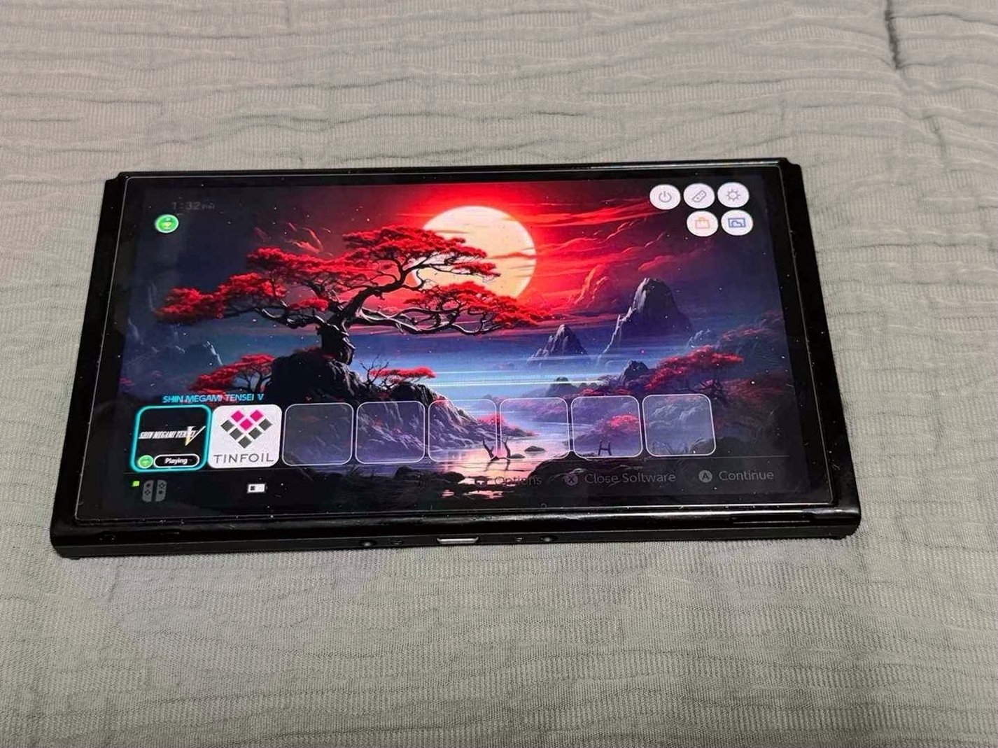 Nintendo Switch OLED 64GB White Unlocked - Used