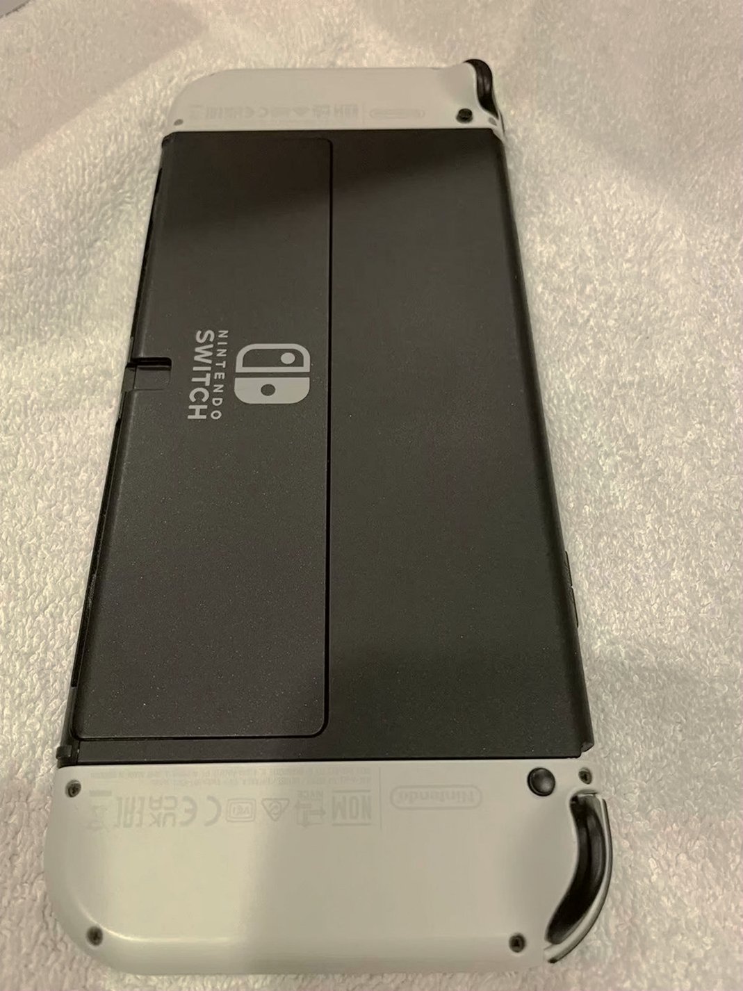 Nintendo Switch OLED 64GB White Mint Condition - Used image 3